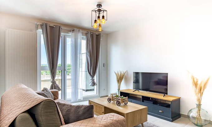 Novel Apartment | Charmante Résidence Avec Parking Privé sur Place