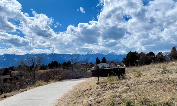 Village Seven Cottage | Charming 1-bedroom guest house in fabulous Colorado Springs with AC, WiFi, W/D