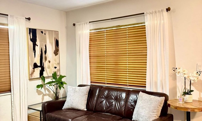 Middle River Terrace House | Charming 1-bedroom house in marvelous Fort Lauderdale with WiFi, AC, Parking