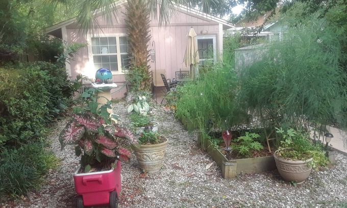 Southeast Pensacola Cottage | Charming 1-bedroom cottage with AC in beautiful Pensacola