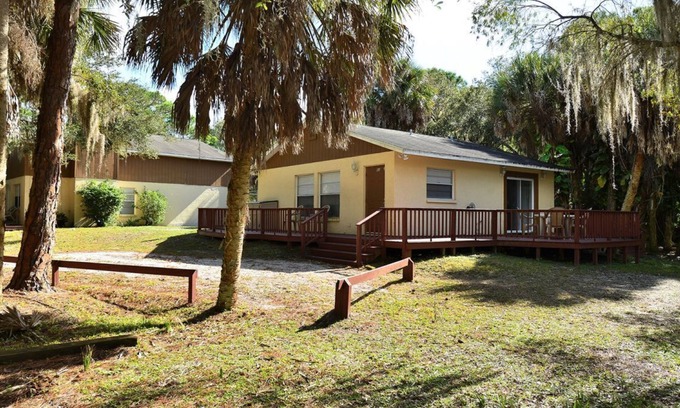 Sarasota House | CHARMING 1 BEDROOM COTTAGE ON EQUINE RANCH