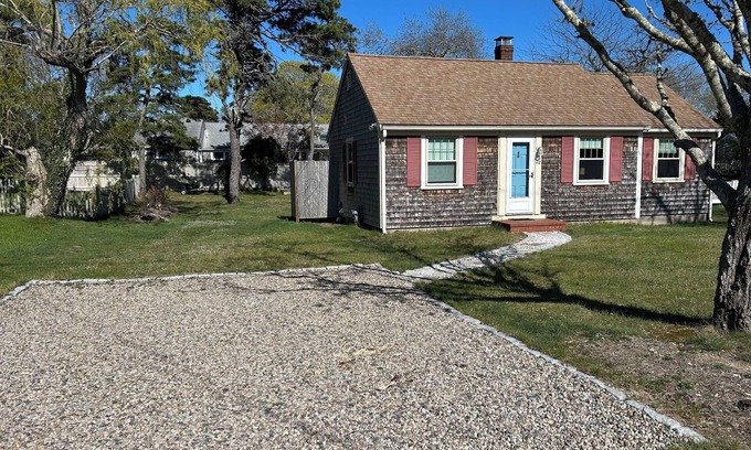 Dennis Port Cottage | Charming 1-bedroom cottage in Dennis, central to everything!