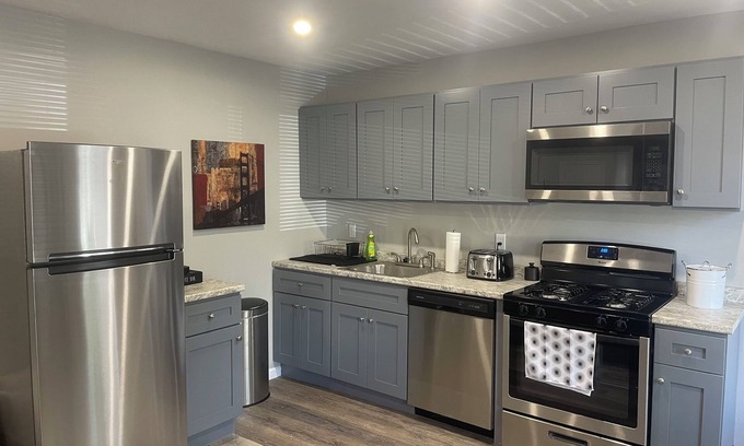 Fairmount Apartment | Charming 1-bedroom apartment in brilliant Philadelphia with AC, WiFi