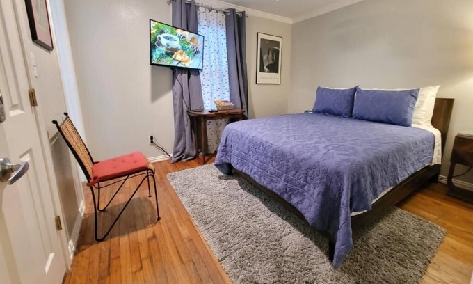 Garden Oaks House | Charming 2-bed/2-bath cottage style home in Greater Heights/Oak Forest-Houston