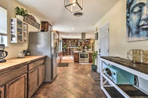 Handley Villa | Charming 2 Bed 2 Bath Home with Office-Ideal for Families and Remote Workers!