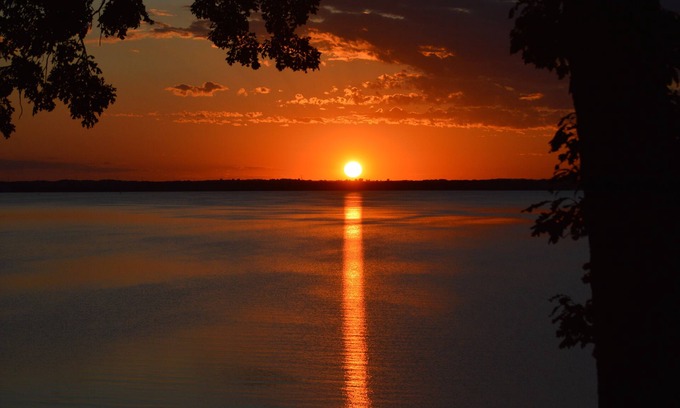 Lake Koshkonong Cottage | Charming 2-bedroom cottage on Lake Koshkonong in Fort Atkinson, Wi.
