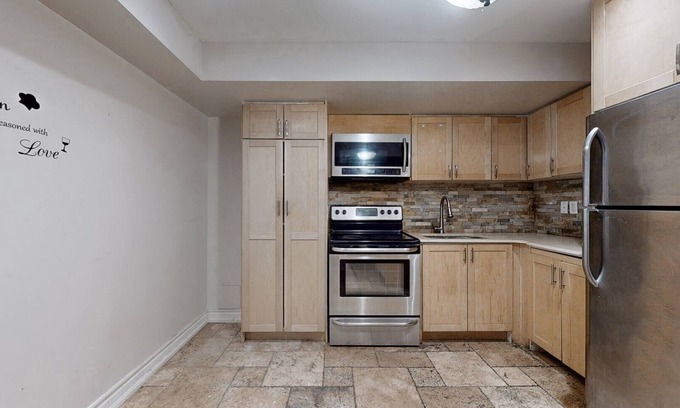 Brampton Apartment | Charming 2 Bedroom Hideaway