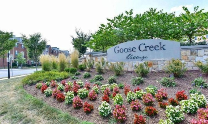 Ashburn House | Charming 2-bedroom townhome in nice Ashburn