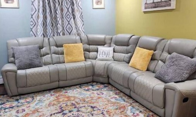 West Babylon House | Charming 2 Bedroom Home Away From Home Apartment