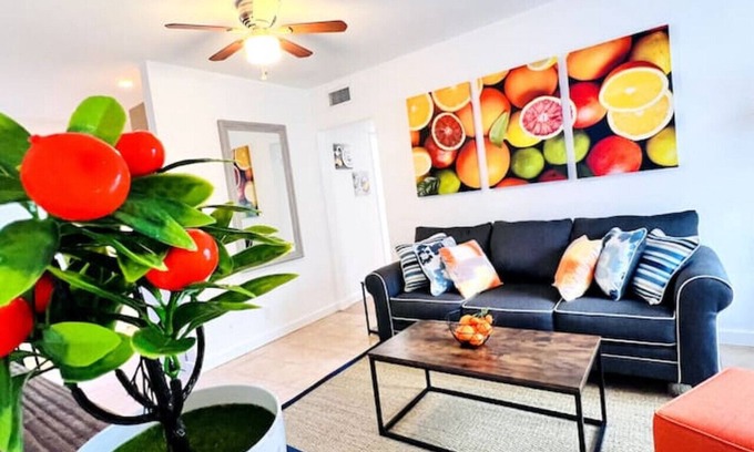 Poinsettia Heights Condo | Charming 2 BR Condo - near Beach, downtown, airport