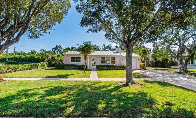 Southside House | Charming 3-bedroom house in wonderful West Palm Beach with WiFi & new A/C.