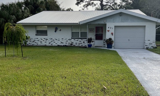 Crystal River House | Charming 3-bedroom house with WiFi and AC in Crystal River
