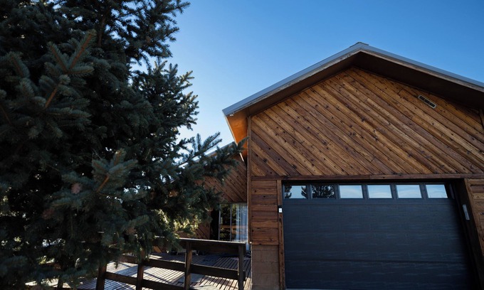 Angel Fire House | Charming 3-bedroom cabin close to Angel Fire Resort with super fast WiFi
