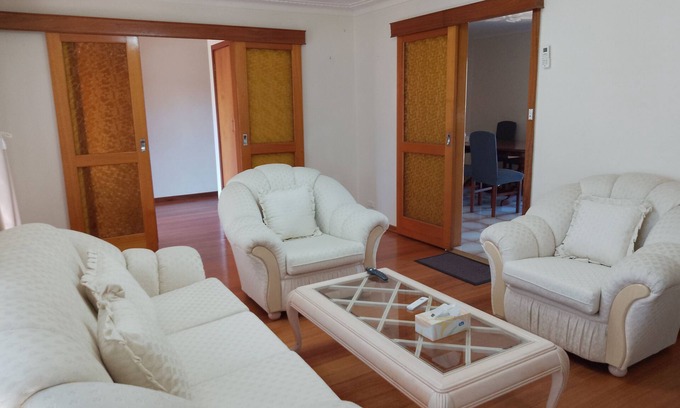 Werribee South House | Charming 3-Bedroom Holiday Home Near Tourist Attractions