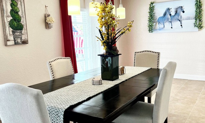 Homestead House | Charming 3-bedroom home with WiFi and AC in Homestead