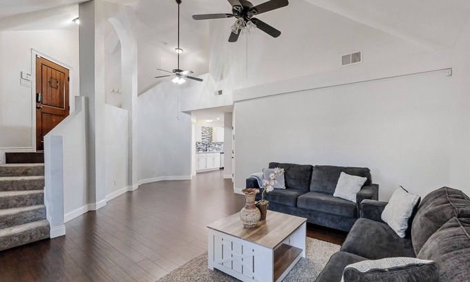 Frisco House | Charming 3-Bedroom Home in Prime Frisco Location Fast WiFi & AC