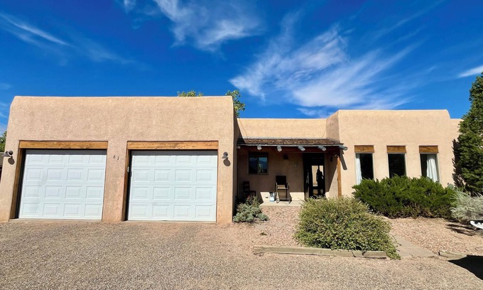 Corrales House | Charming 3-bedroom house in beautiful Corrales