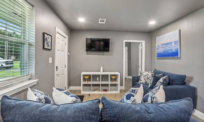 Brusly House | Charming 3-bedroom house with WiFi and AC in wonderful Brusly