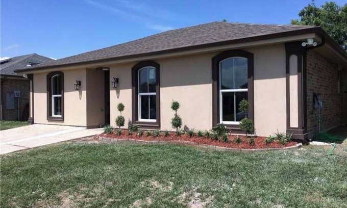 Little Woods House | Charming 4-bedroom house in New Orleans Subdivision with WiFi, AC, & security.