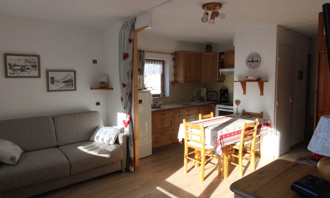Lanslevillard Apartment | Charming 4-Person Apt in Val Cenis - Near Slopes, Shops, Ski Locker Included