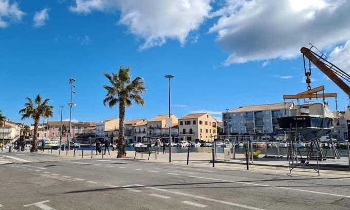 Meze Apartment | Charming accommodation on the port of Mèze