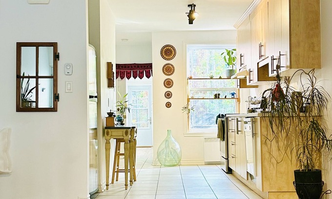 Mile-Ex Apartment | Charming Apartment with Garden in the Heart of Mile-Ex