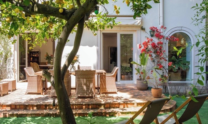 Merces House | Charming bourgeois house with garden in the heart of Lisbon - sleeps 8