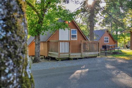 Gatlinburg - Pigeon Forge Ski Chalet | Charming Cabin near Smoky Mountains