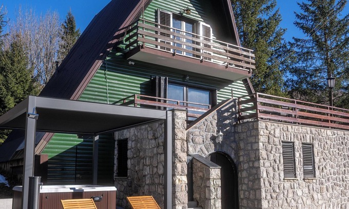 Mrkopalj Ski Chalet | Charming Casa Natura with Hot Tub and Sauna