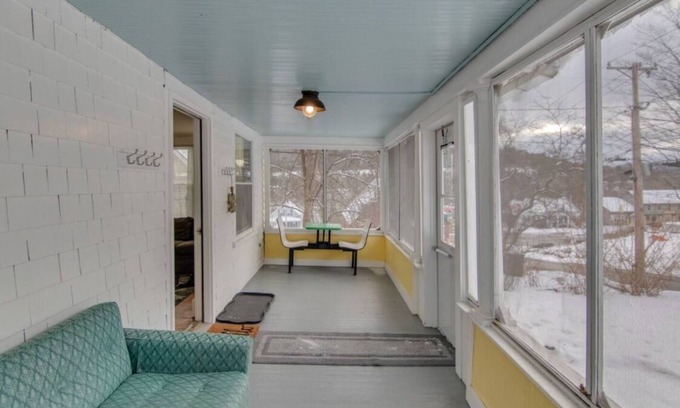 Littleton House | Charming Cottage in Downtown Littleton