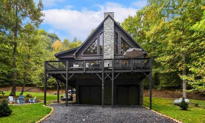 Todd Cabin | Charming Creekside Cabin in Todd