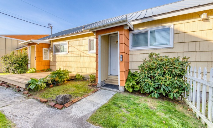 Rockaway Beach Cabin | Charming Dog-Friendly Home, Close to Shops & Restaurants - Minutes to Beach