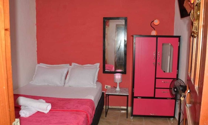 Popular Apartment | Charming Double Room + Breakfast.