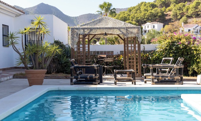 Alhaurin de la Torre Ski Chalet | Charming villa with pool, views and unique style.