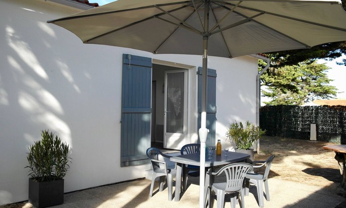 Notre-Dame-de-Monts Ski Chalet | Charming house at 500 m from the coast for 4