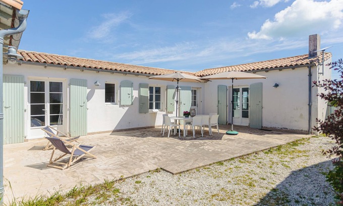 Loix House | Charming Holiday Home in Loix – Sea View, 4 Bedrooms, Terrace, Close to Beach