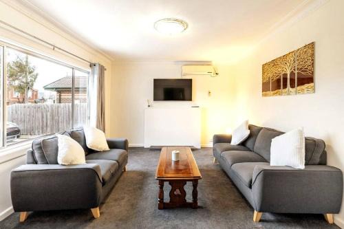 Airport West House | Charming Home Near Melbourne Airport & CBD