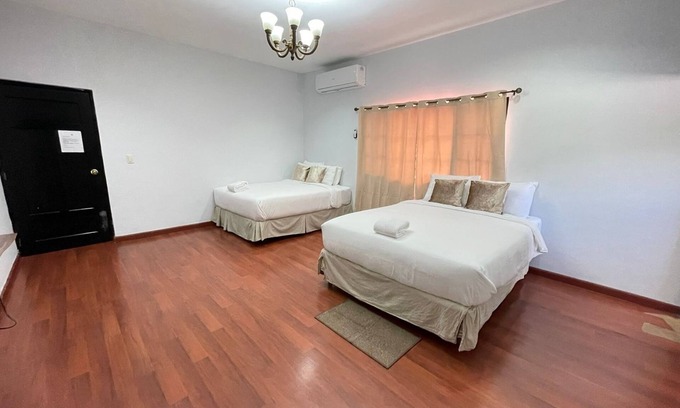 San Pedro Sula Hotel | Charming hotel with 1 bedroom and AC, WiFi in vibrant San Pedro Sula