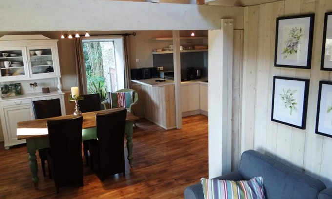 Urville-Nacqueville Cottage | Charming house with sea view, enclosed garden and Wifi