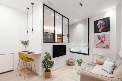 Barrio de La Latina Apartment | Charming La Almudena