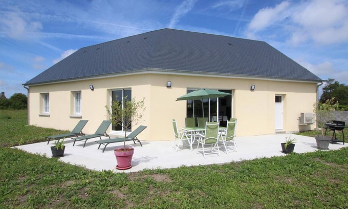 Pirou Cottage | Charming New Home: Beach Nearby, Garden, Terrace, Modern Amenities, Family-Friendly!