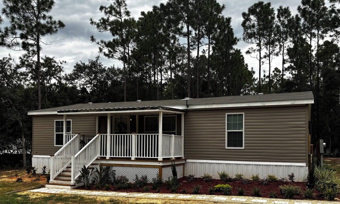 Dunnellon House | Charming peaceful 3-bedroom cottage on a partially wooded acre in Dunnellon.