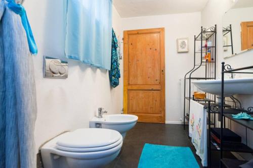 Santo Spirito Apartment | Charming Portion of Property in Oltrarno Area