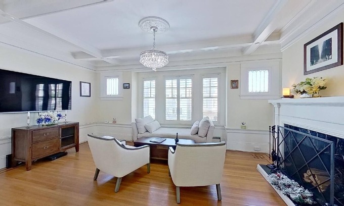 Nob Hill Apartment | Charming Retreat in the Heart of San Francisco on top of Affluent Nob Hill