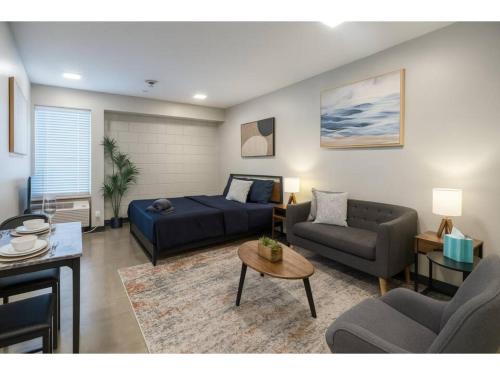 Five Points South Apartment | Charming Studio in Historic Five Points South 06