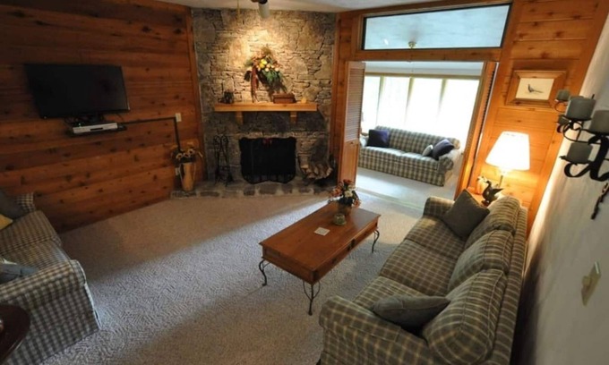 Seven Springs House | Charming Swiss Mountainn Condo at 7 Springs Resort