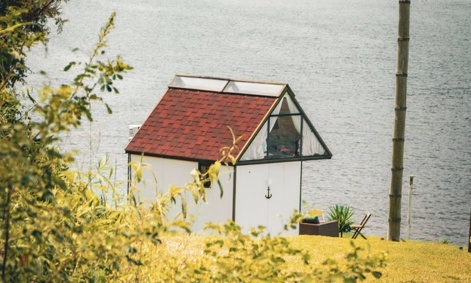 Igarata Ski Chalet | Charming tiny house on the dam, surrounded by nature and pet friendly