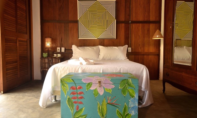 Barra Grande House | Charming Yellow Bungalow on Algodões Beach with full kitchen.