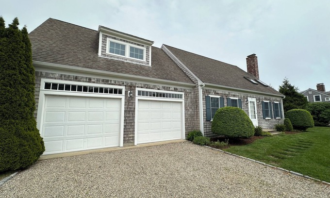 West Chatham Cottage | Chatham Charm Awaits - Family-Friendly Cottage Near Beaches & Local Attractions