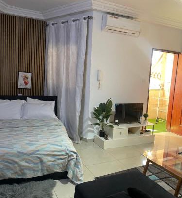 Cocody Apartment | Cheb's House